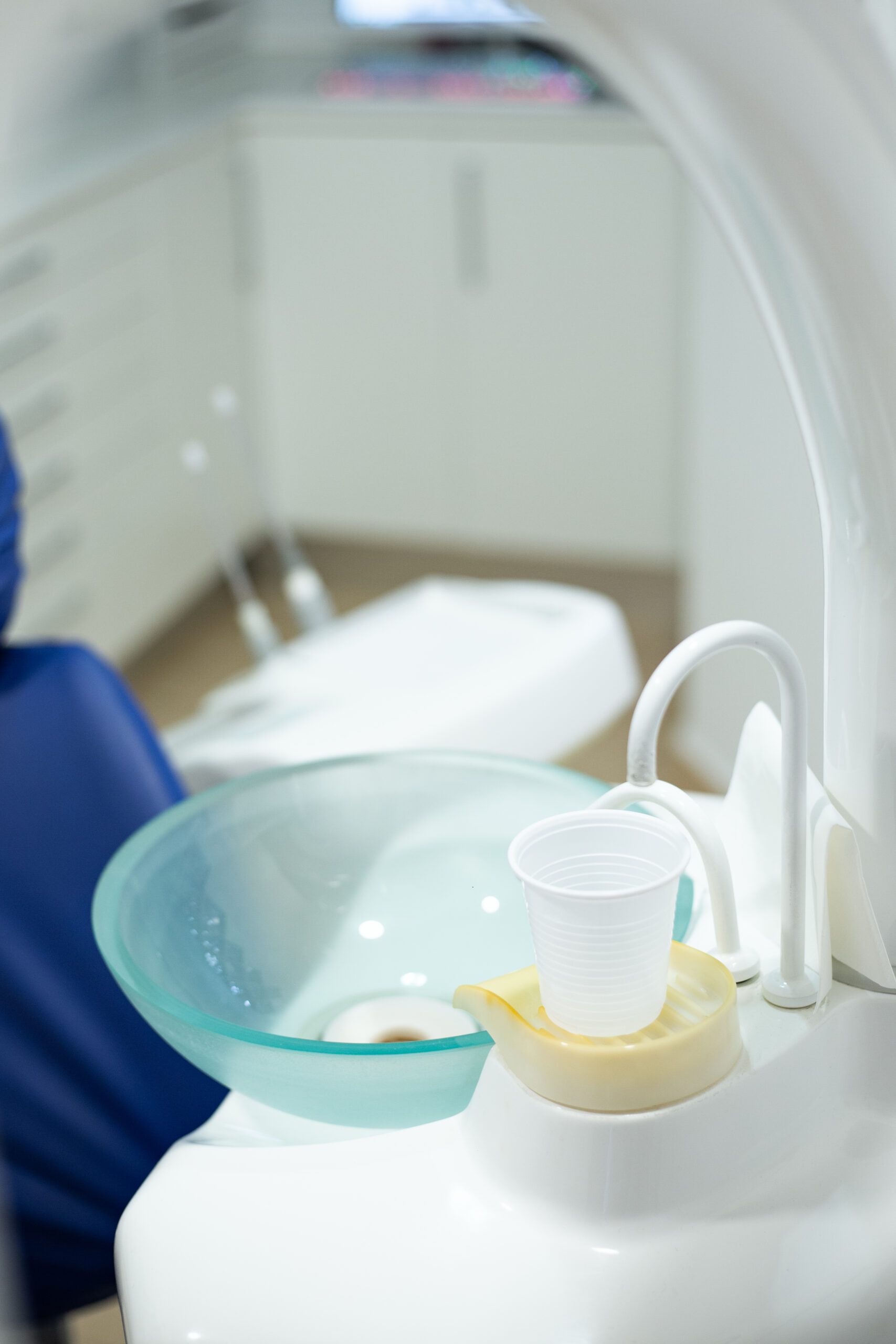 Utensilios silla dental en la clínica dental Puchol