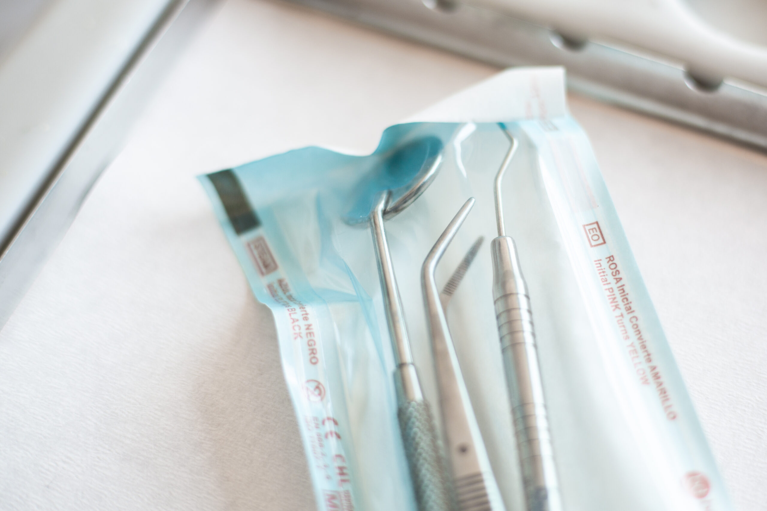 Utensilios dentales en la clínica dental Puchol