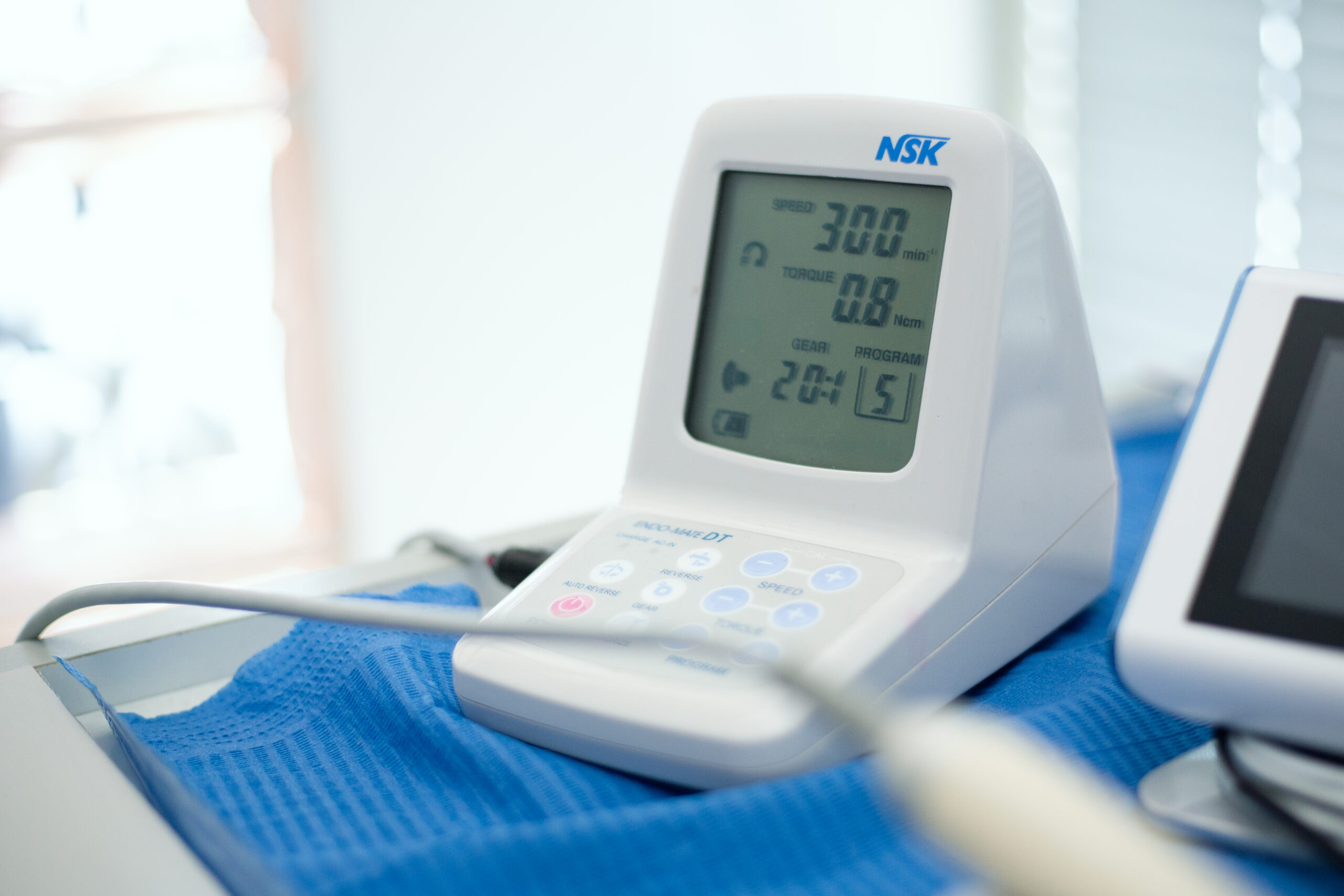 Utensilios dentales en la clínica de Jávea