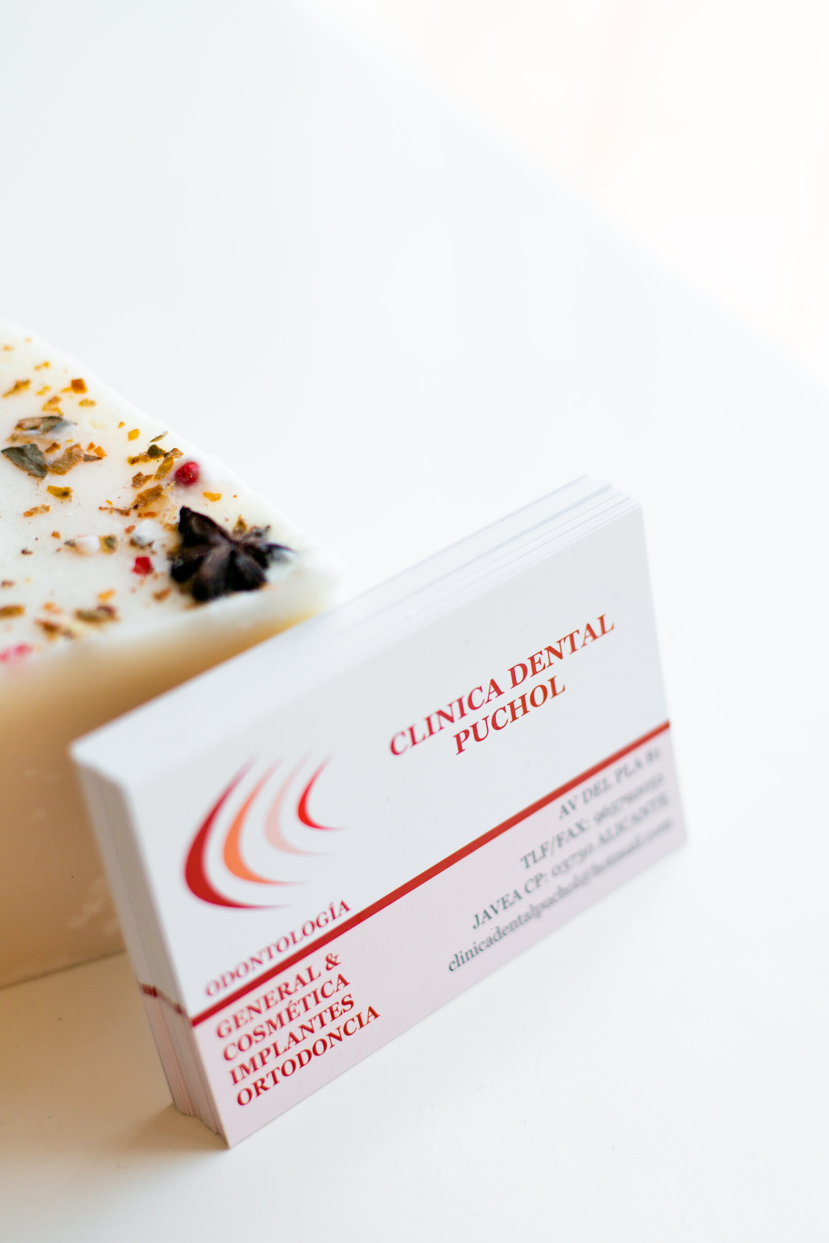 Tarjetas de visita de la clínica dental Puchol